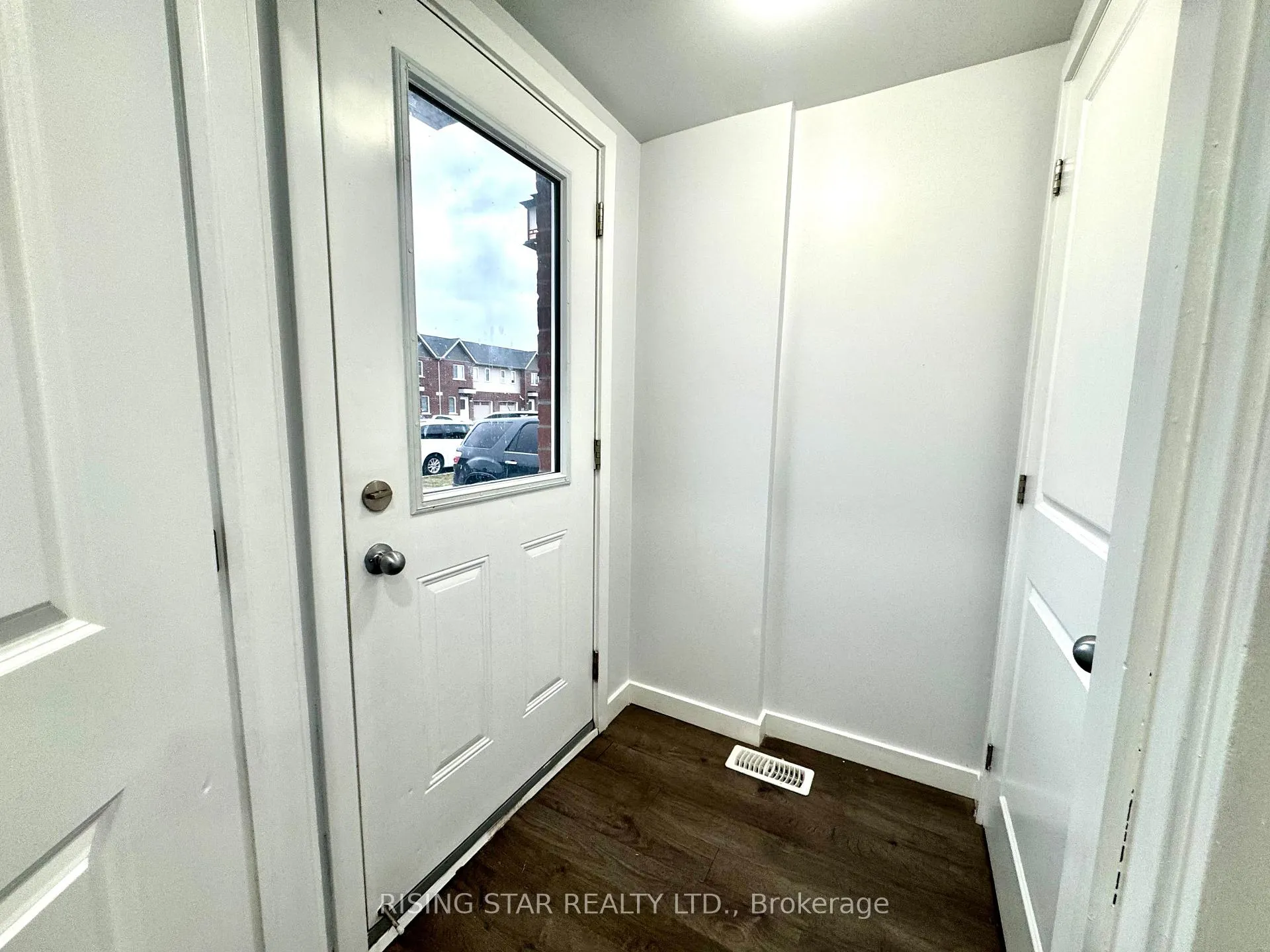 Photo 5 of 403 Chaffey Street, Welland, Lincoln/Crowland — HOMEH