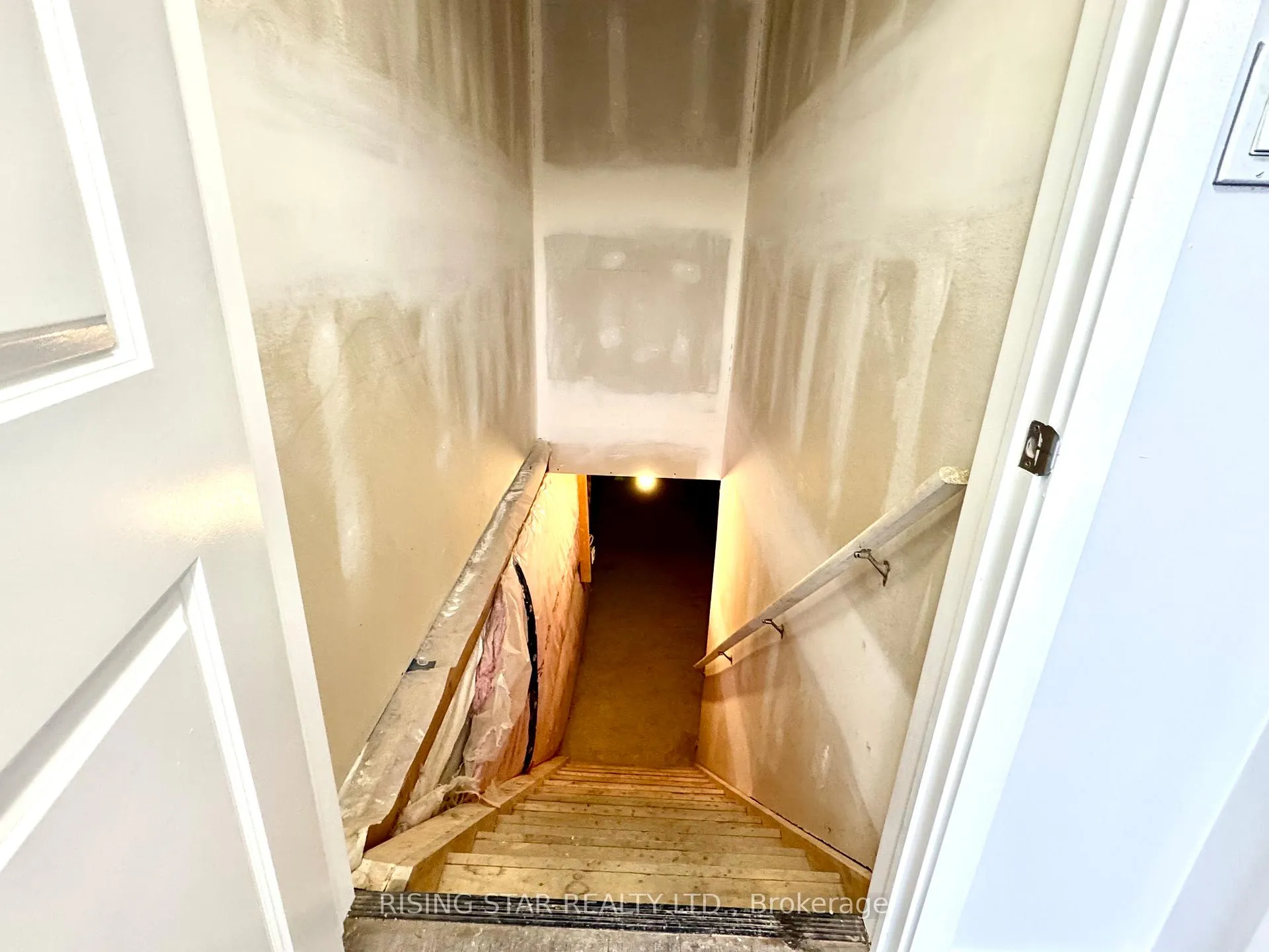 Photo 30 of 403 Chaffey Street, Welland, Lincoln/Crowland — HOMEH