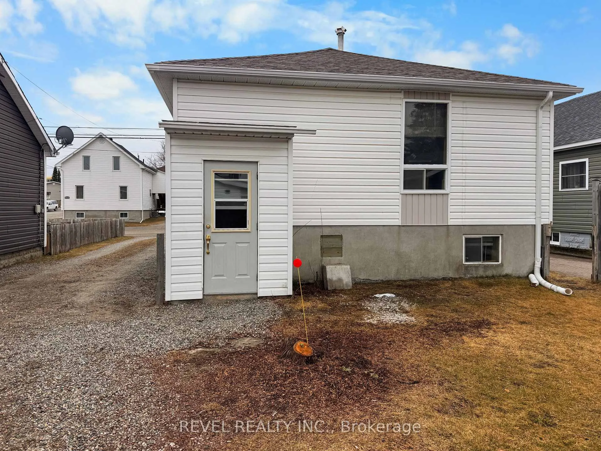 Photo 3 of 216 Bannerman Avenue, Timmins, TS - SW — HOMEH
