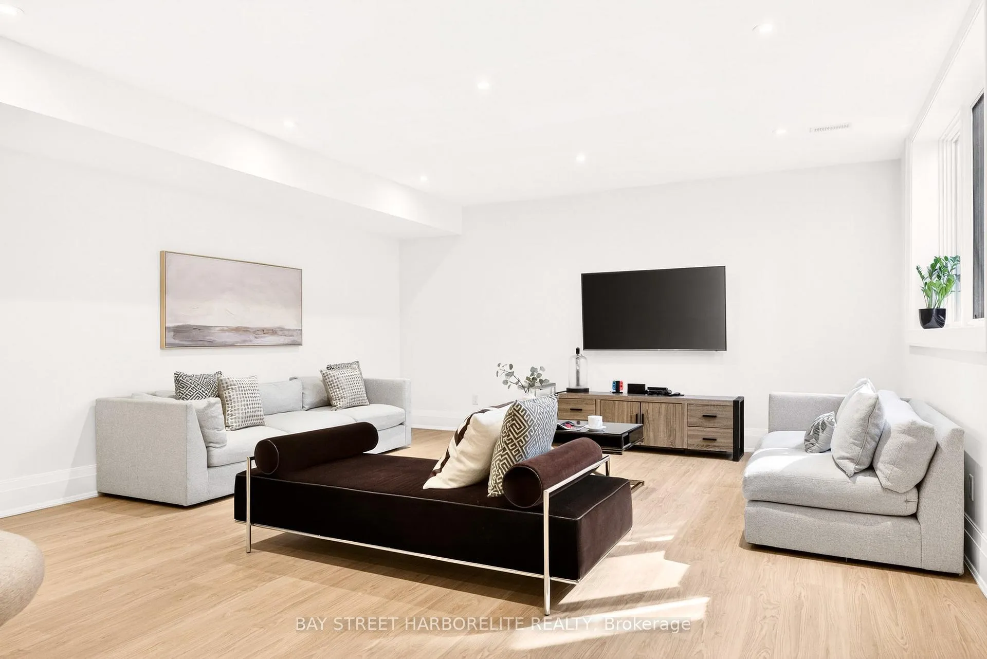 Photo 37 of 1261 Pinegrove Road, Oakville, West — HOMEH