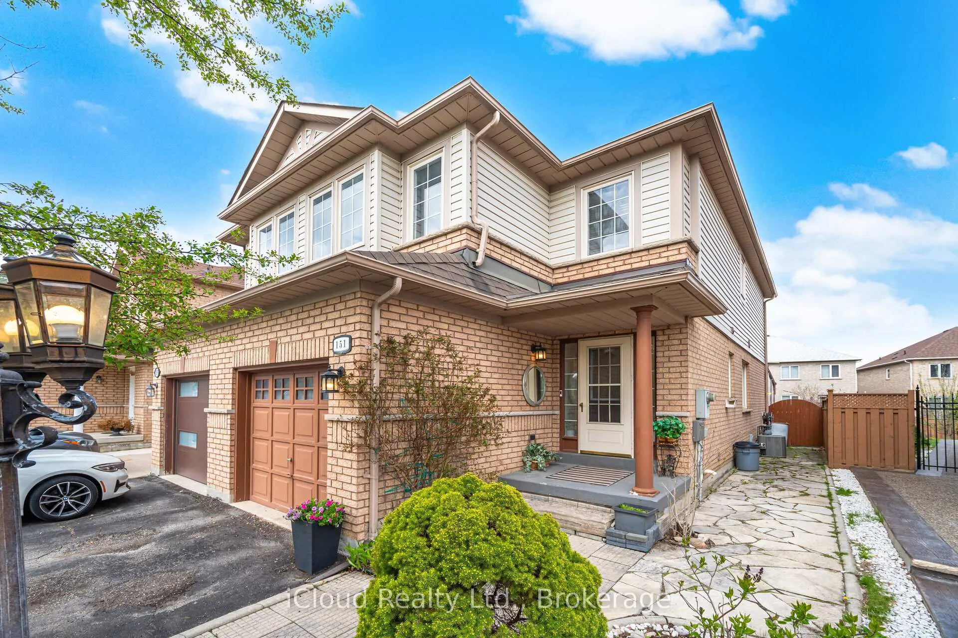 Photo 5 of 151 Desert Sand Drive, Brampton, Sandringham-Wellington — HOMEH