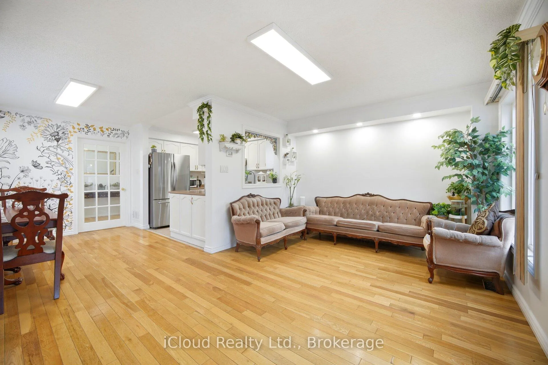 Photo 13 of 151 Desert Sand Drive, Brampton, Sandringham-Wellington — HOMEH