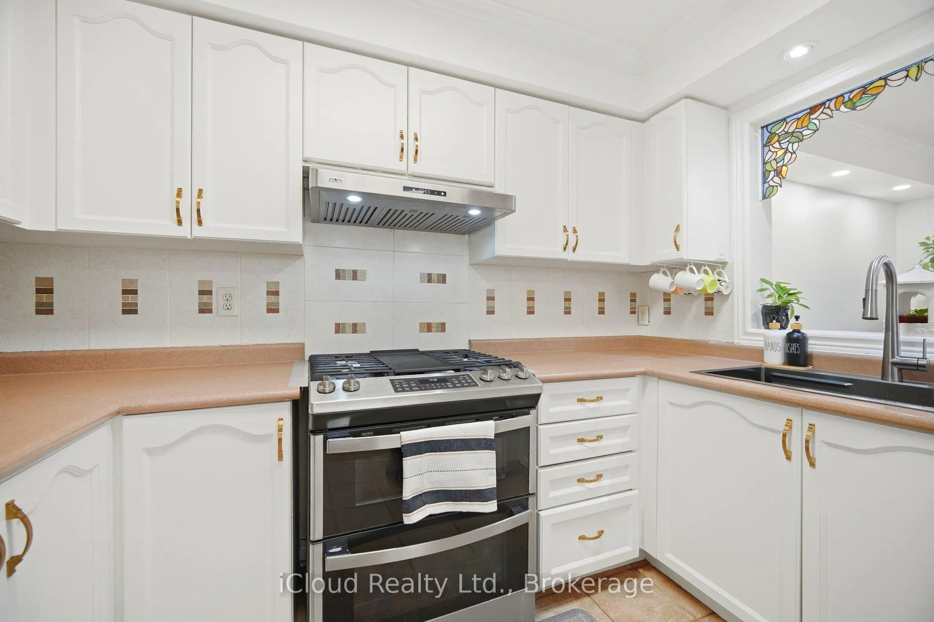 Photo 19 of 151 Desert Sand Drive, Brampton, Sandringham-Wellington — HOMEH
