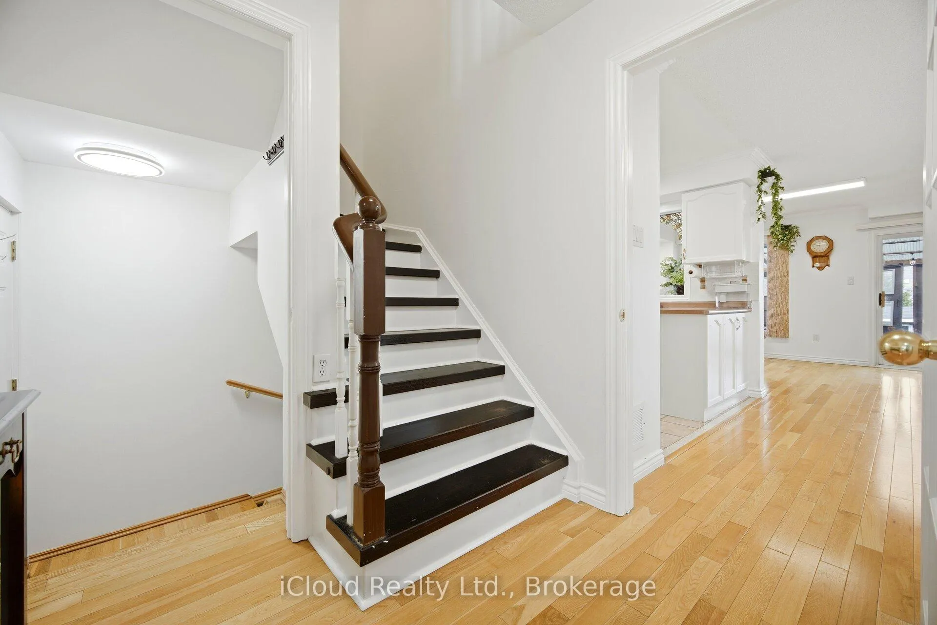 Photo 23 of 151 Desert Sand Drive, Brampton, Sandringham-Wellington — HOMEH