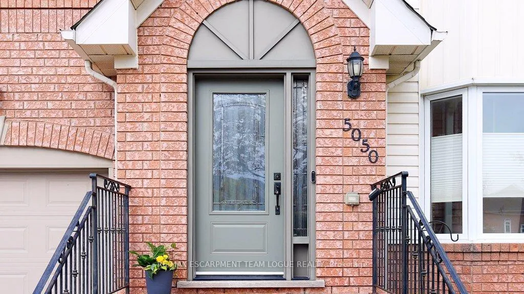 Photo 2 of 5050 Dryden Avenue, Burlington, Orchard — HOMEH