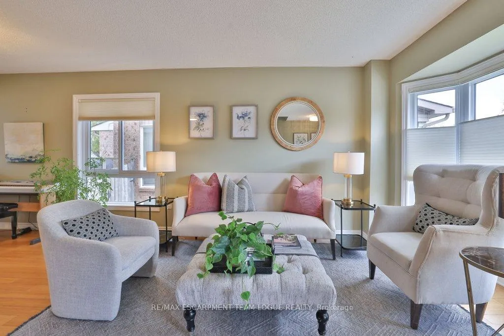 Photo 6 of 5050 Dryden Avenue, Burlington, Orchard — HOMEH