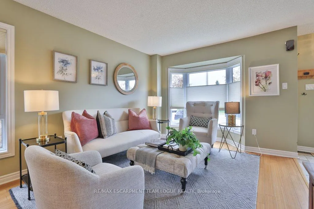 Photo 7 of 5050 Dryden Avenue, Burlington, Orchard — HOMEH