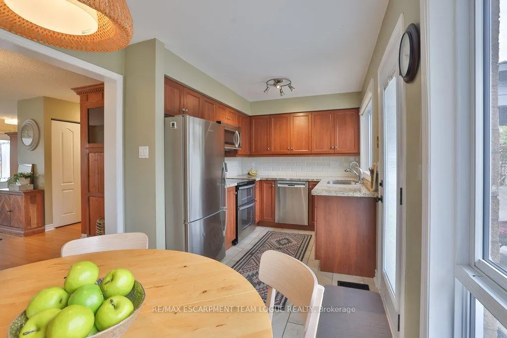 Photo 11 of 5050 Dryden Avenue, Burlington, Orchard — HOMEH