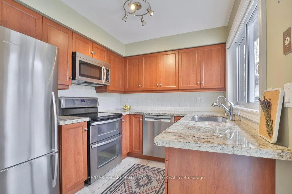 Photo 13 of 5050 Dryden Avenue, Burlington, Orchard — HOMEH