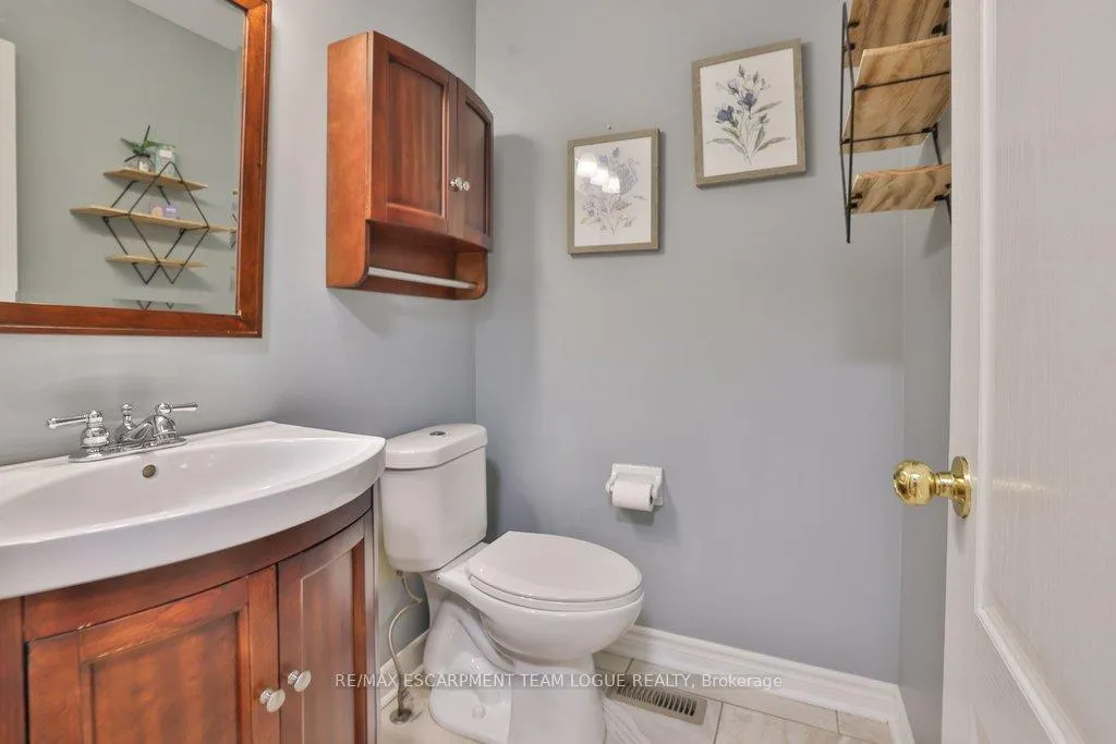 Photo 15 of 5050 Dryden Avenue, Burlington, Orchard — HOMEH