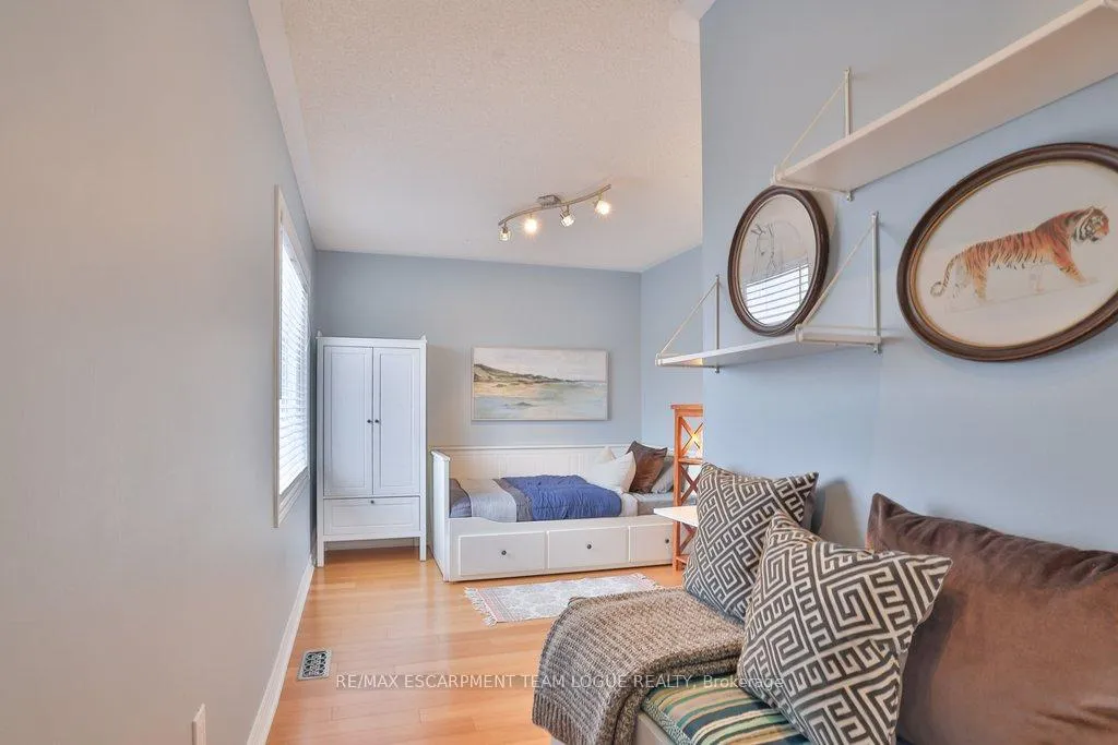 Photo 19 of 5050 Dryden Avenue, Burlington, Orchard — HOMEH