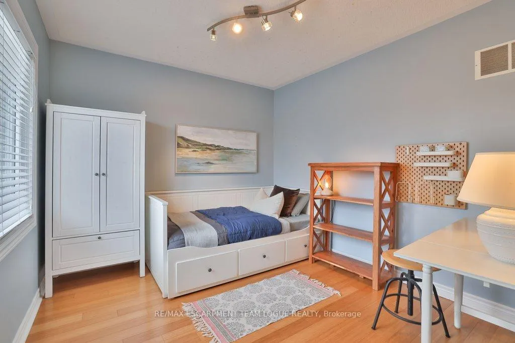 Photo 20 of 5050 Dryden Avenue, Burlington, Orchard — HOMEH