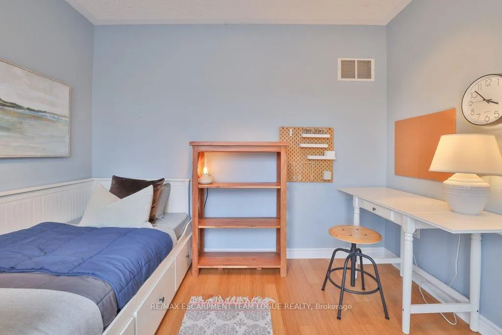 Photo 21 of 5050 Dryden Avenue, Burlington, Orchard — HOMEH