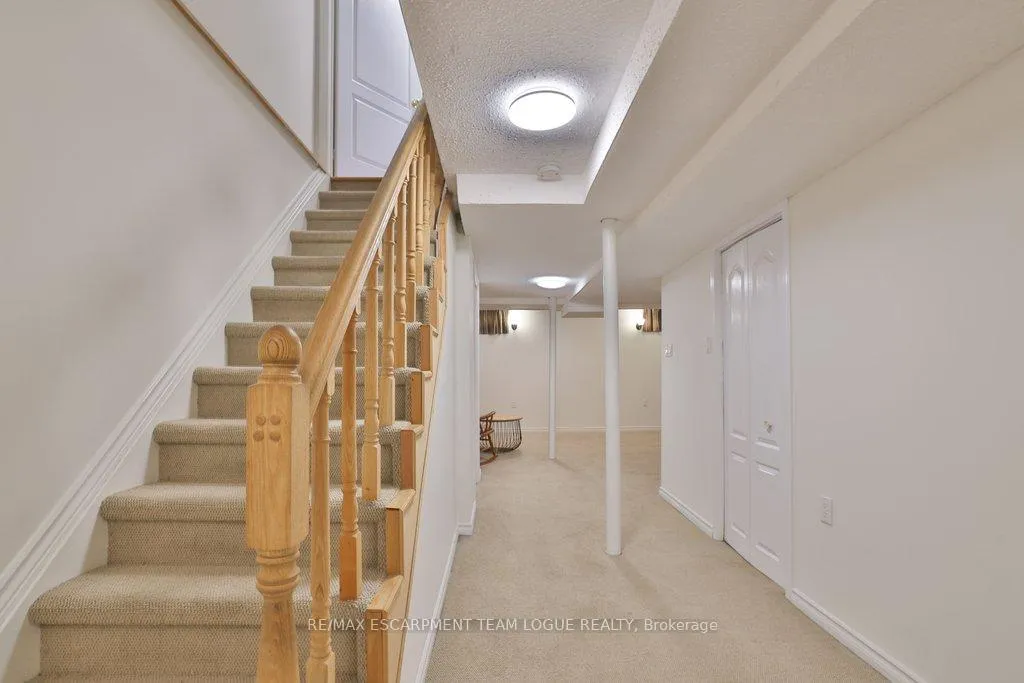 Photo 26 of 5050 Dryden Avenue, Burlington, Orchard — HOMEH