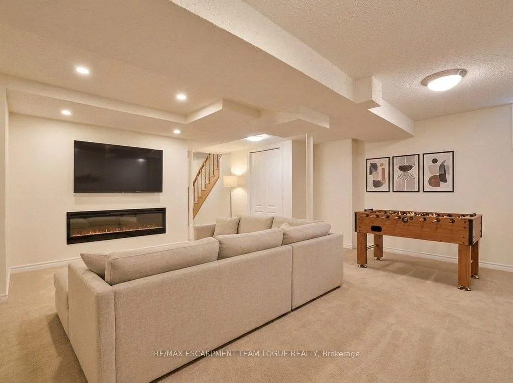 Photo 28 of 5050 Dryden Avenue, Burlington, Orchard — HOMEH