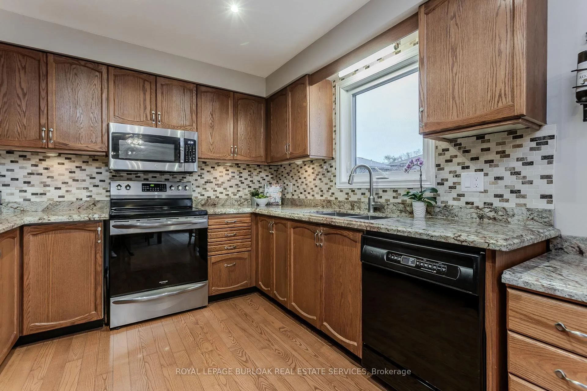 Photo 12 of 5402 Sheldon Park Drive, Burlington, Appleby — HOMEH
