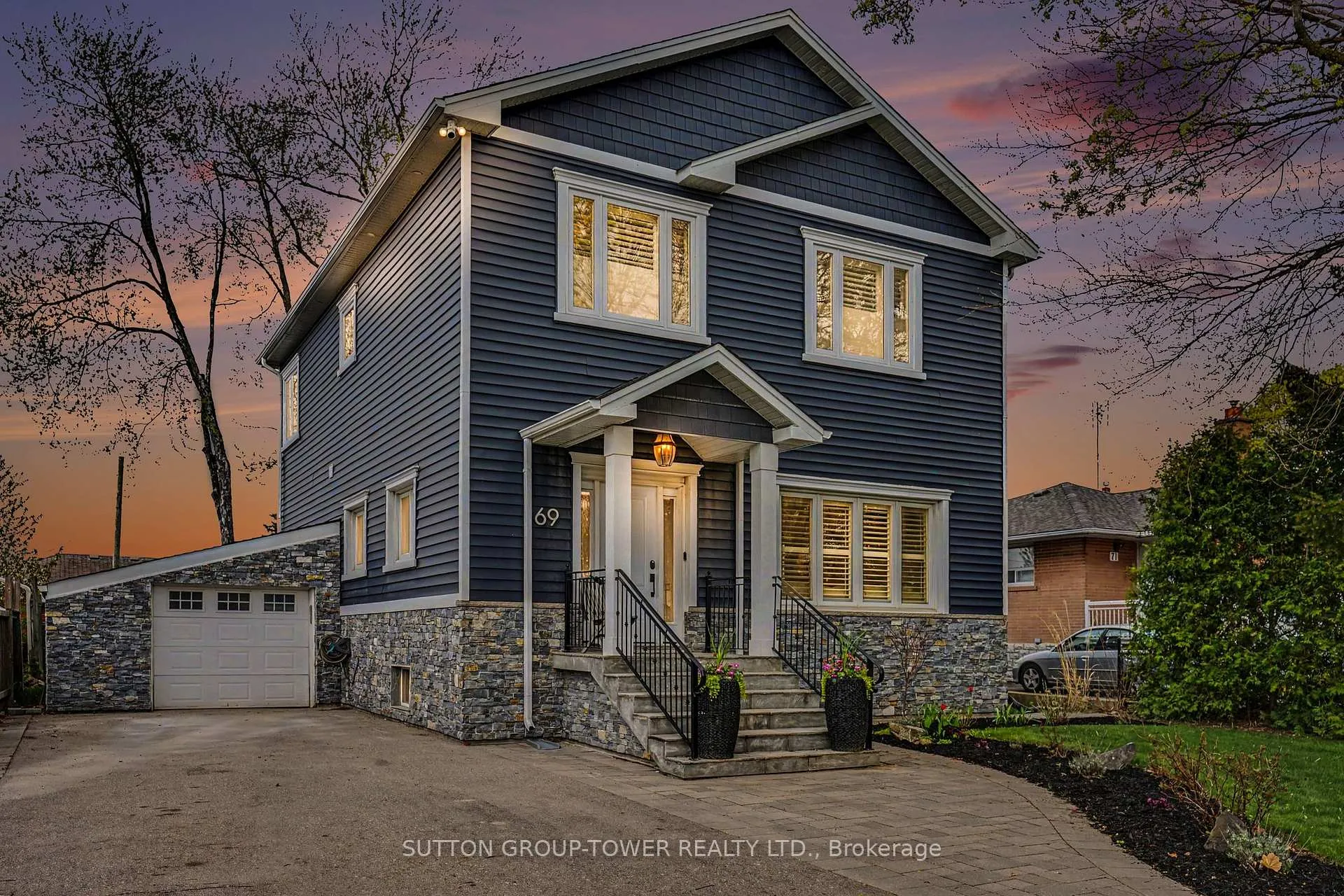 Photo 2 of 69 Celestine Drive, Etobicoke, Willowridge-Martingrove-Richview — HOMEH