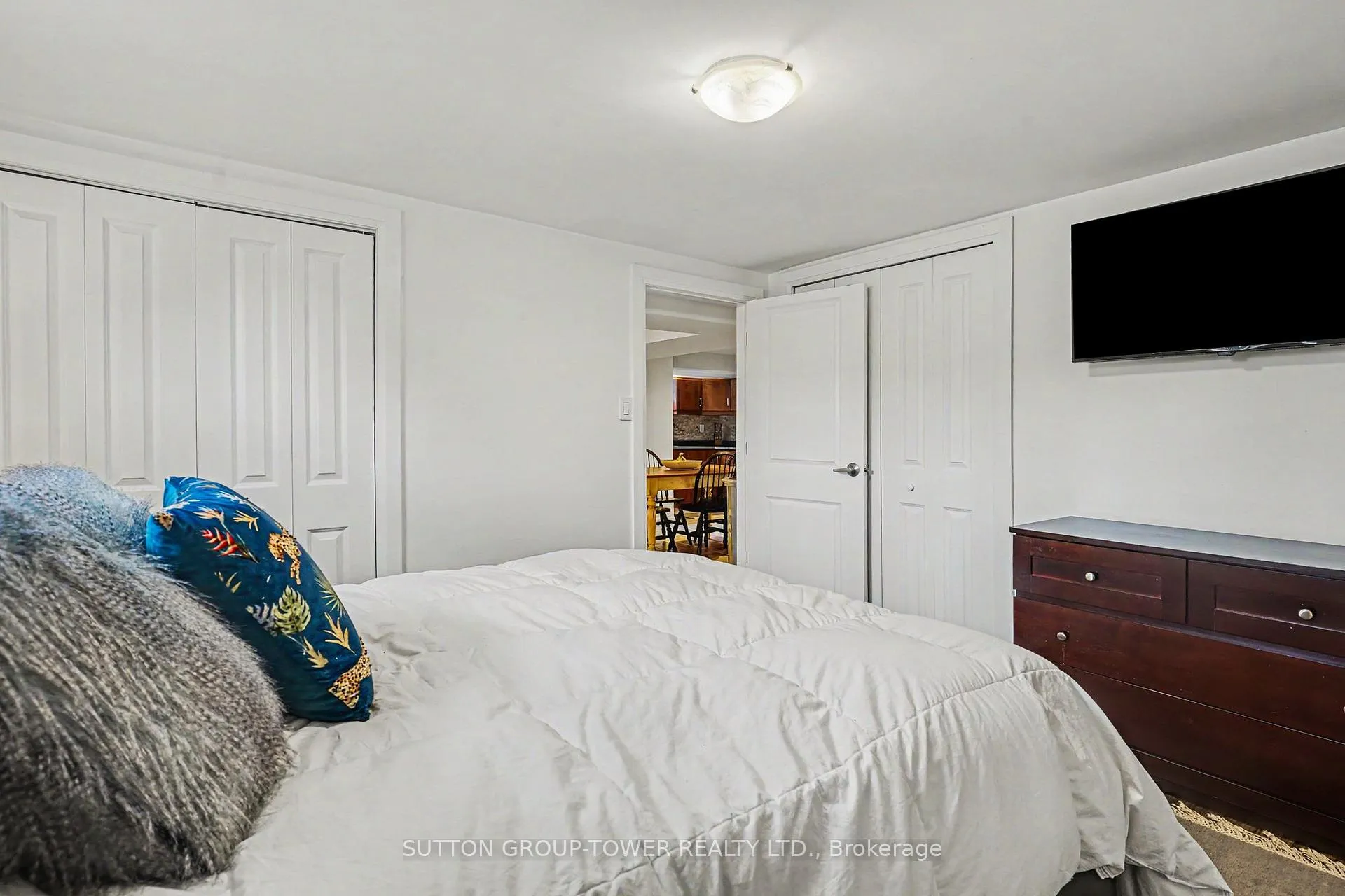 Photo 19 of 69 Celestine Drive, Etobicoke, Willowridge-Martingrove-Richview — HOMEH