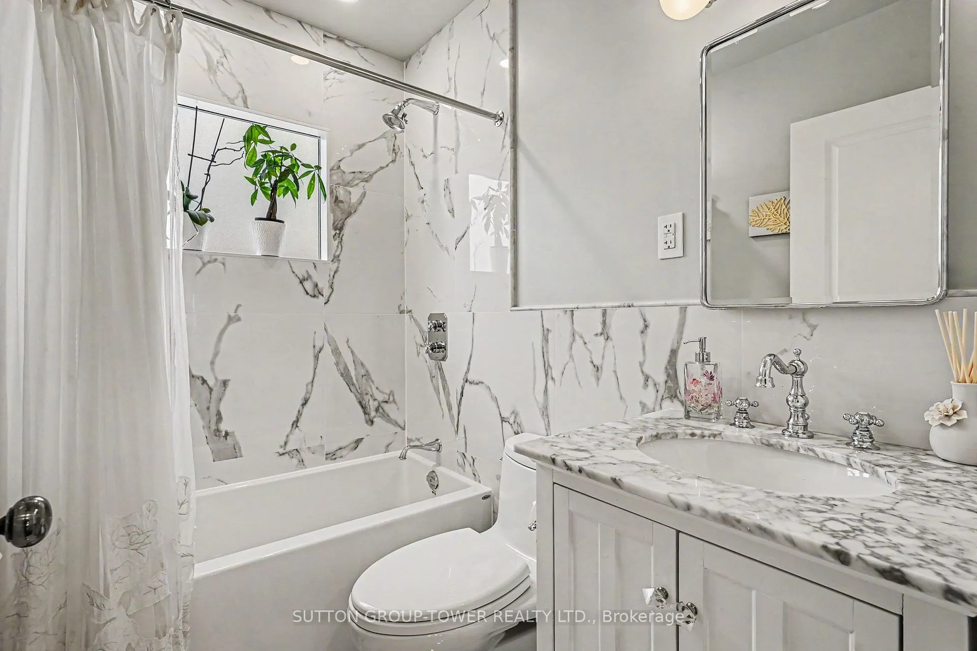 Photo 24 of 69 Celestine Drive, Etobicoke, Willowridge-Martingrove-Richview — HOMEH