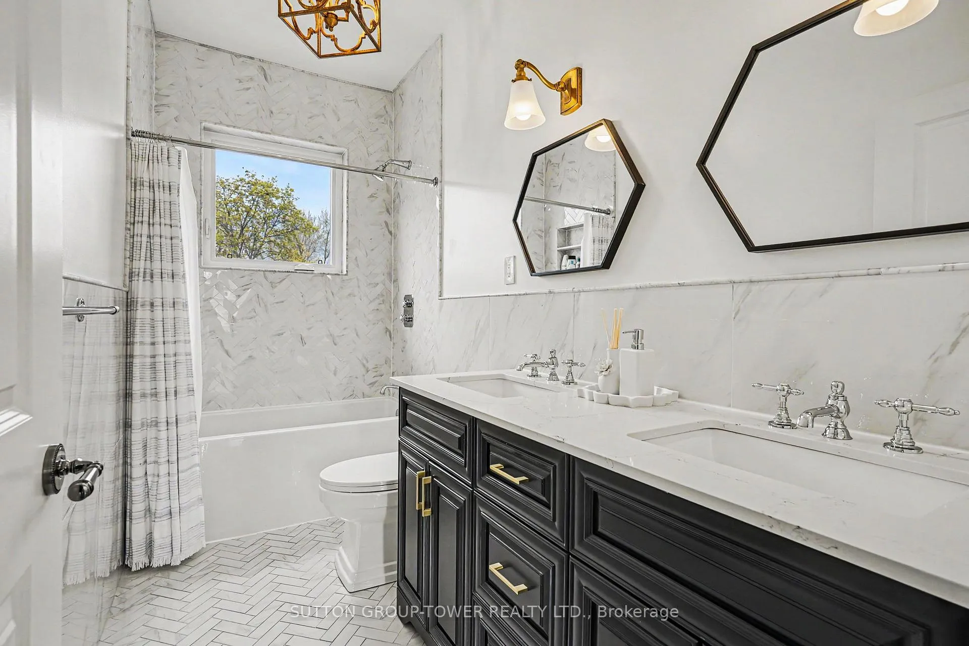 Photo 28 of 69 Celestine Drive, Etobicoke, Willowridge-Martingrove-Richview — HOMEH