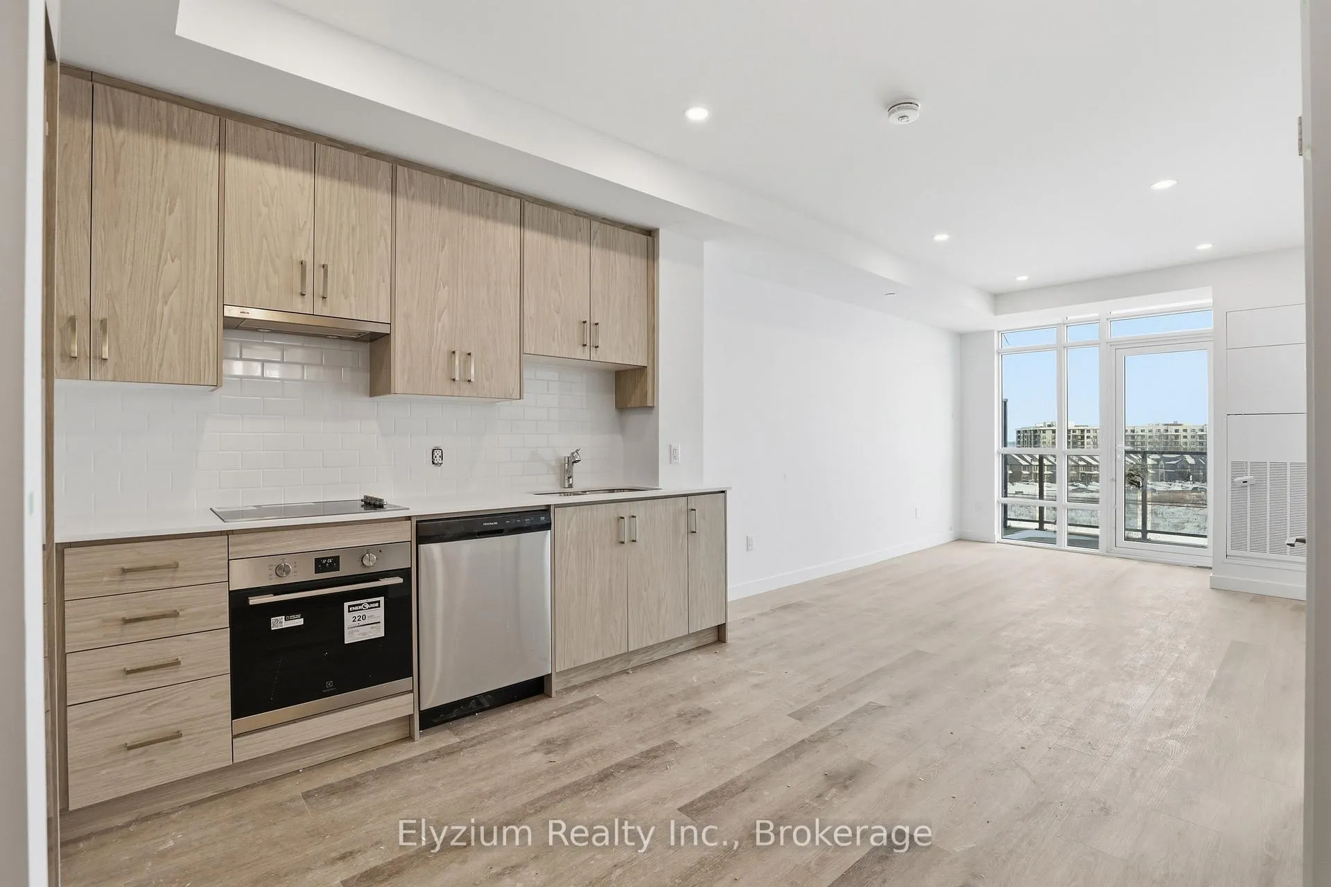 Photo 12 of Unit 515, 461 Green Road, Hamilton, Lakeshore — HOMEH