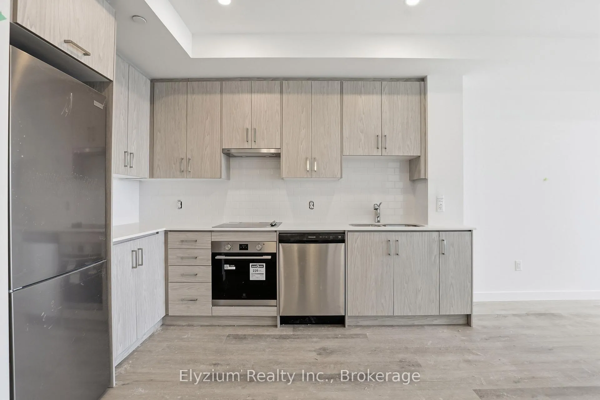 Photo 13 of Unit 515, 461 Green Road, Hamilton, Lakeshore — HOMEH