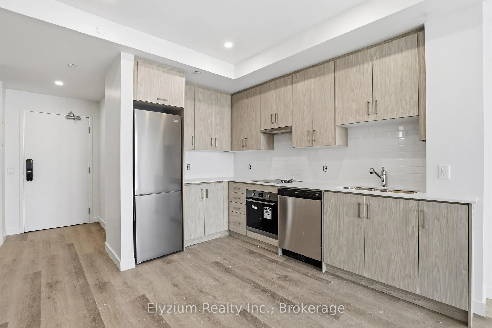 Photo 14 of Unit 515, 461 Green Road, Hamilton, Lakeshore — HOMEH