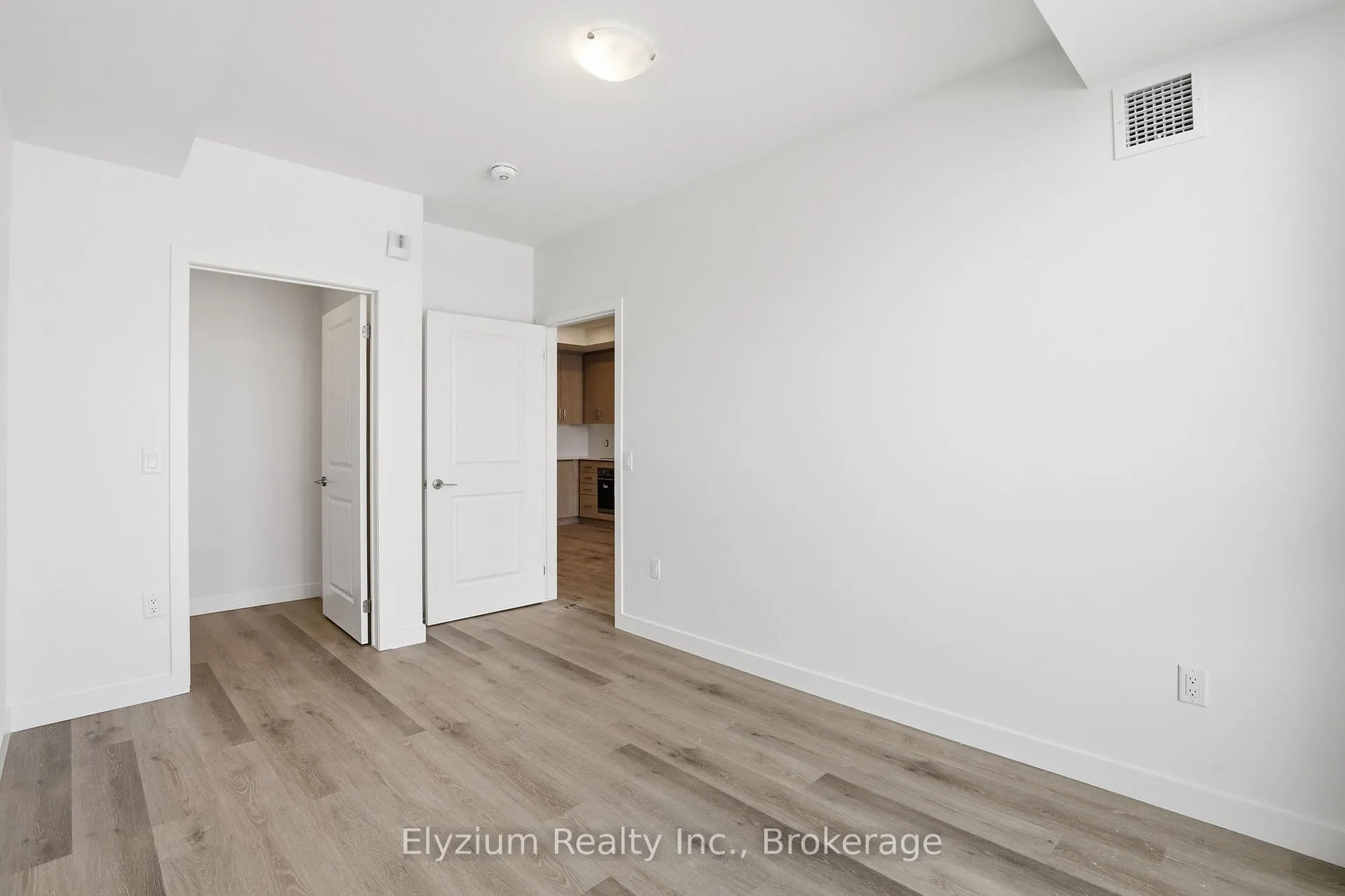 Photo 15 of Unit 515, 461 Green Road, Hamilton, Lakeshore — HOMEH