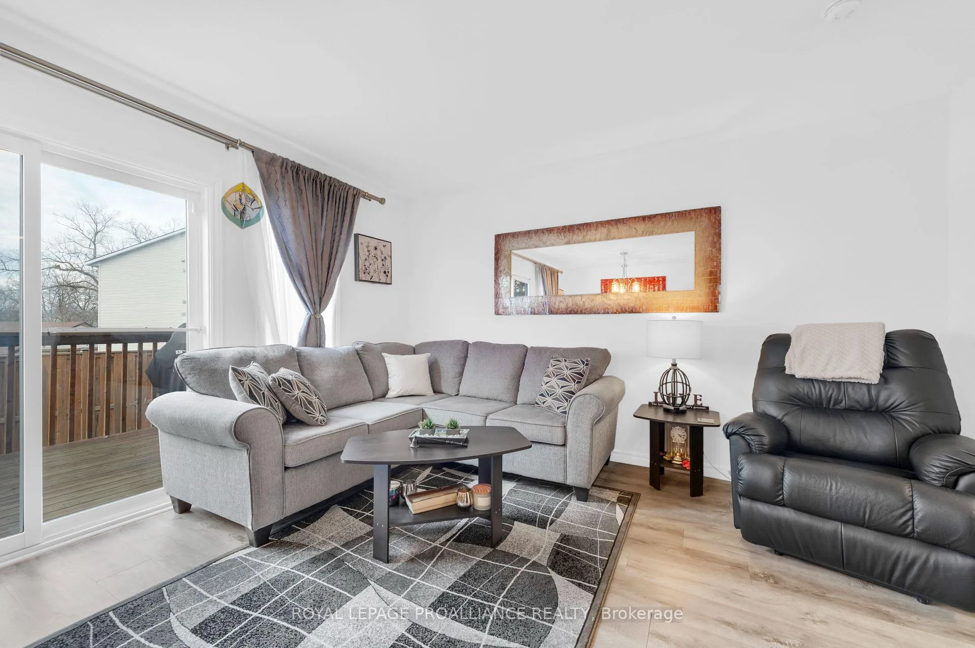 Photo 3 of Unit 37, 35 Albion Street, Belleville, Belleville Ward — HOMEH