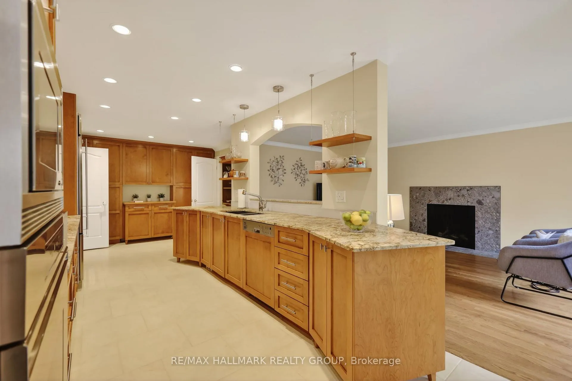 Photo 12 of 1671 Autumn Ridge Drive, Ottawa, Chapel Hill — HOMEH