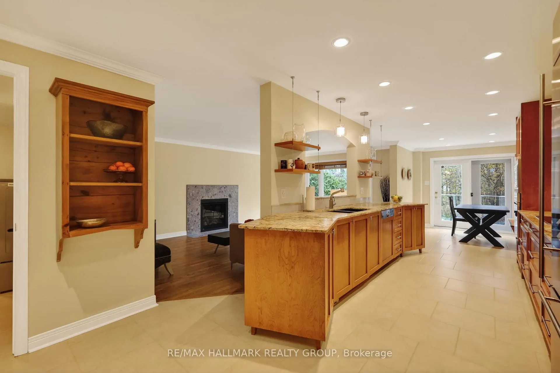 Photo 14 of 1671 Autumn Ridge Drive, Ottawa, Chapel Hill — HOMEH