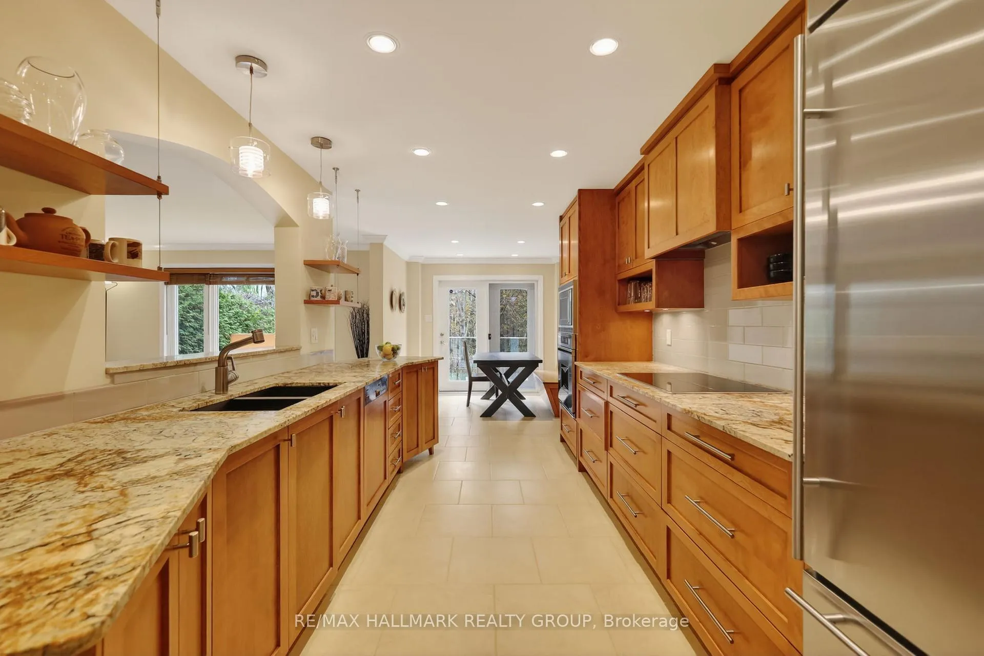 Photo 15 of 1671 Autumn Ridge Drive, Ottawa, Chapel Hill — HOMEH