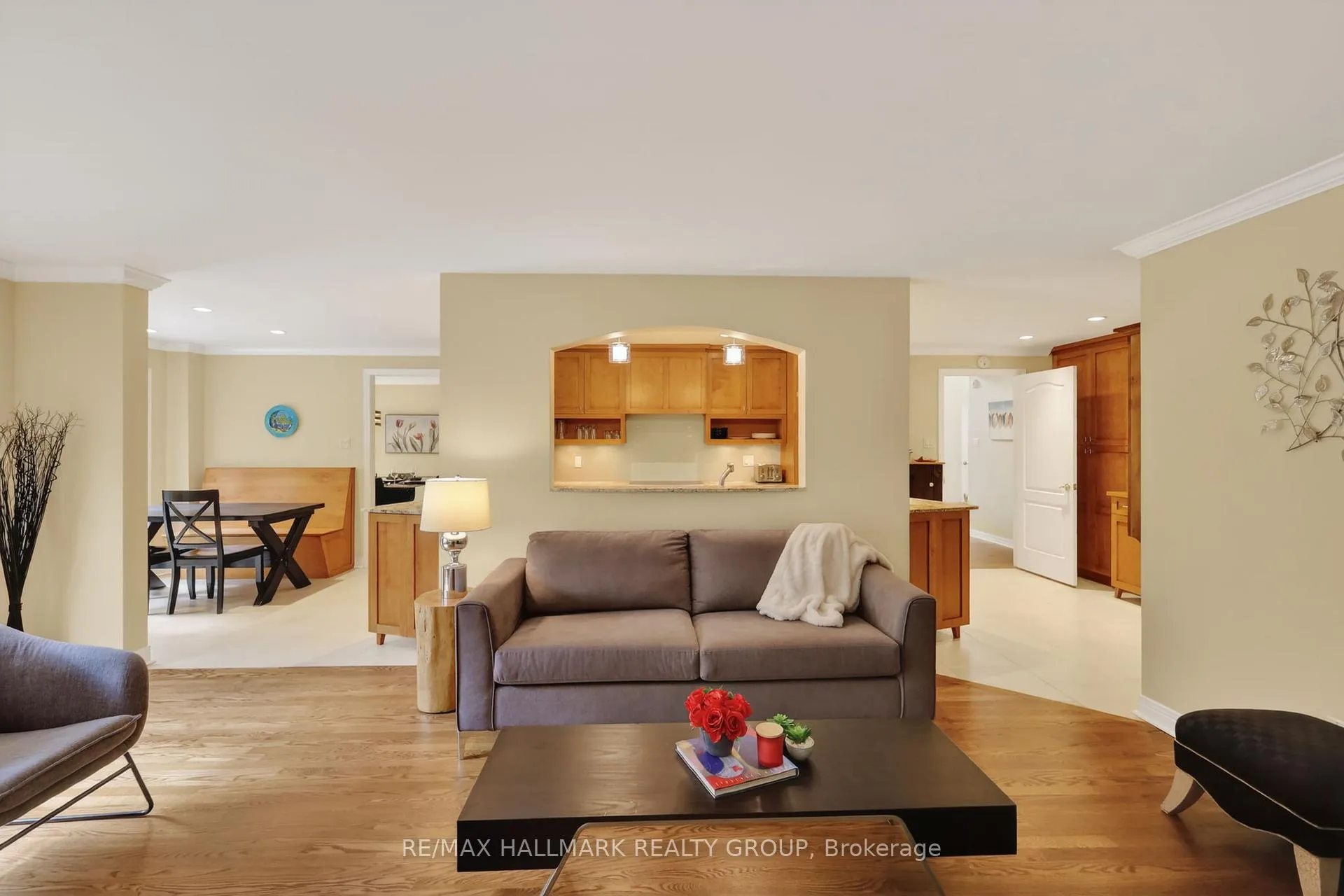 Photo 17 of 1671 Autumn Ridge Drive, Ottawa, Chapel Hill — HOMEH