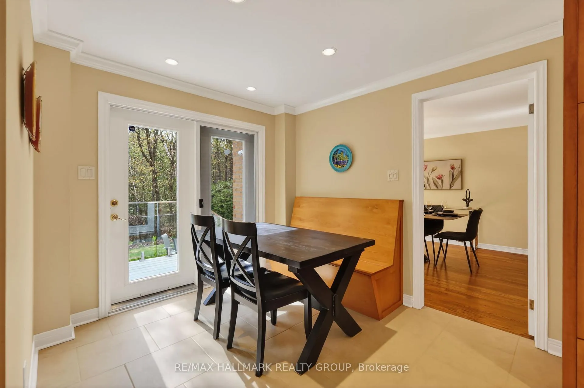 Photo 19 of 1671 Autumn Ridge Drive, Ottawa, Chapel Hill — HOMEH