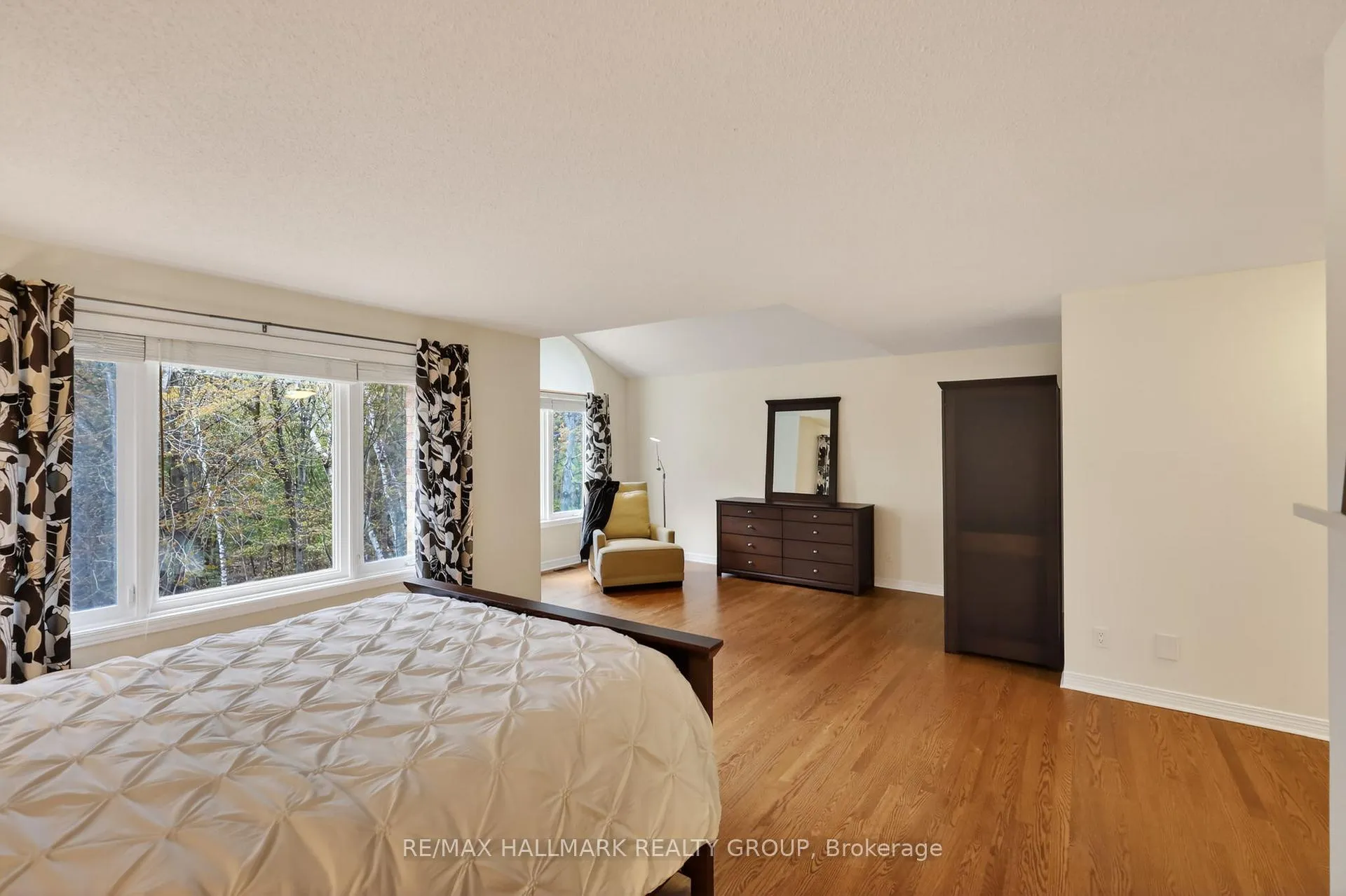 Photo 25 of 1671 Autumn Ridge Drive, Ottawa, Chapel Hill — HOMEH