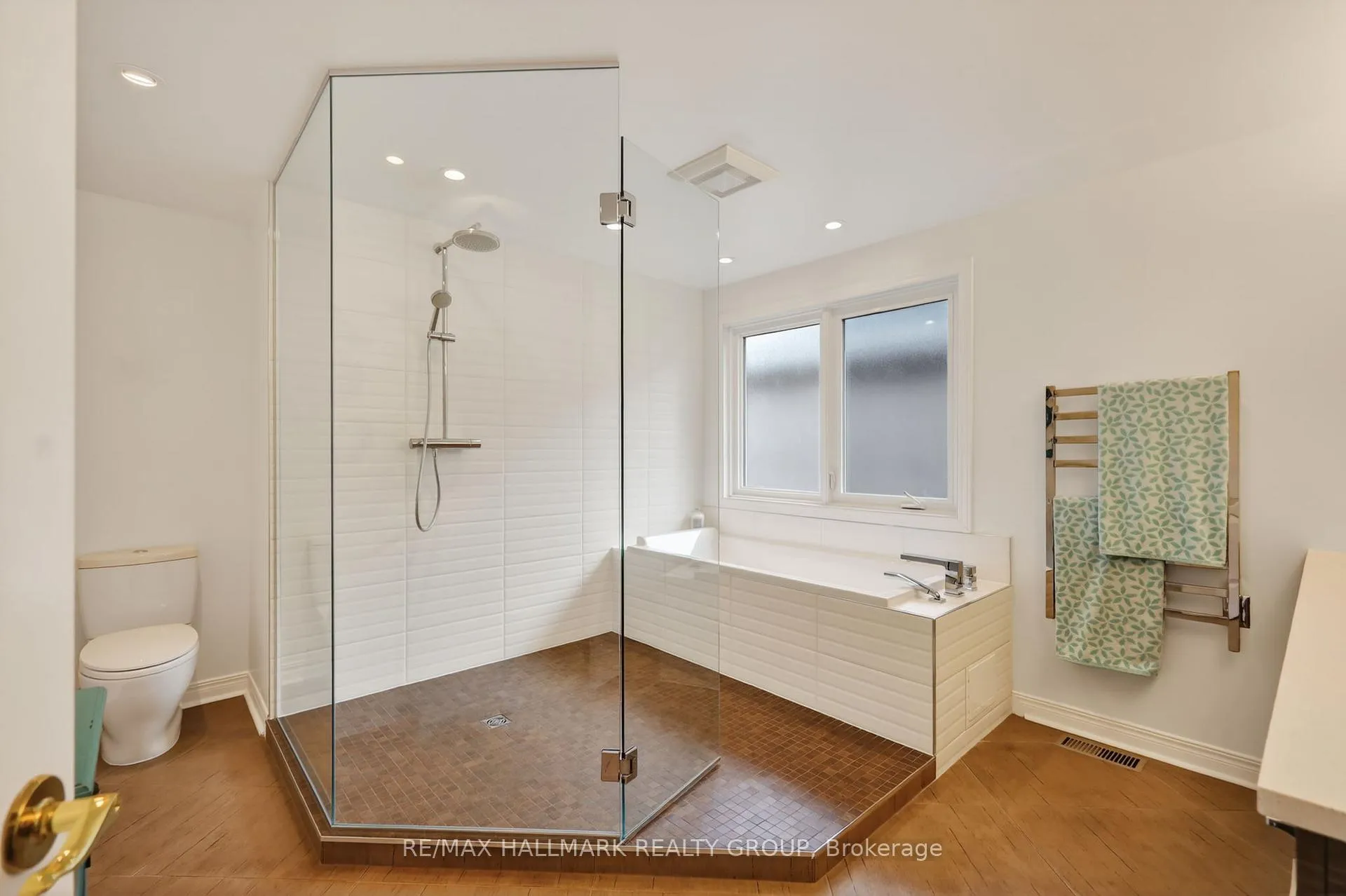 Photo 26 of 1671 Autumn Ridge Drive, Ottawa, Chapel Hill — HOMEH