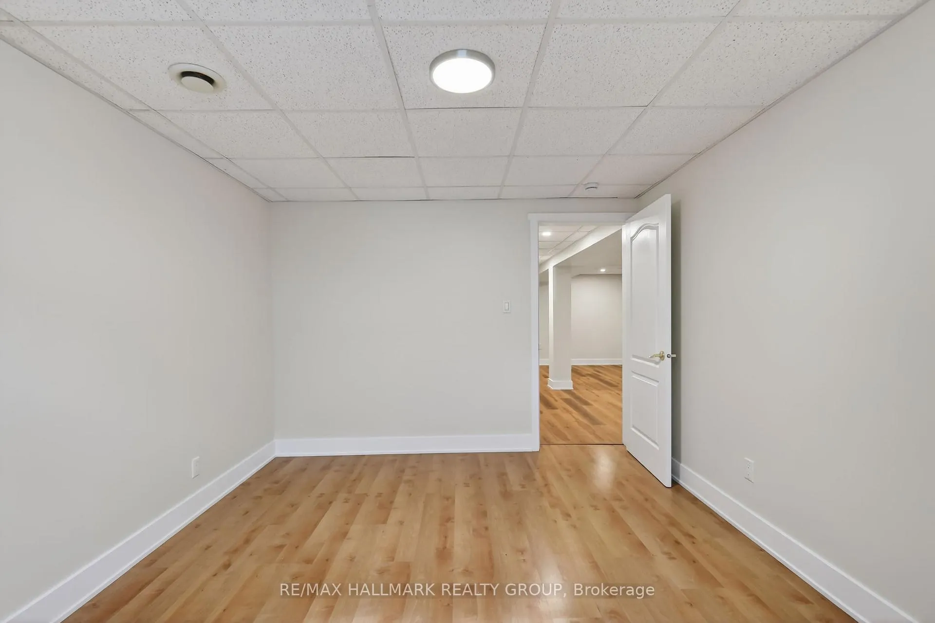 Photo 37 of 1671 Autumn Ridge Drive, Ottawa, Chapel Hill — HOMEH
