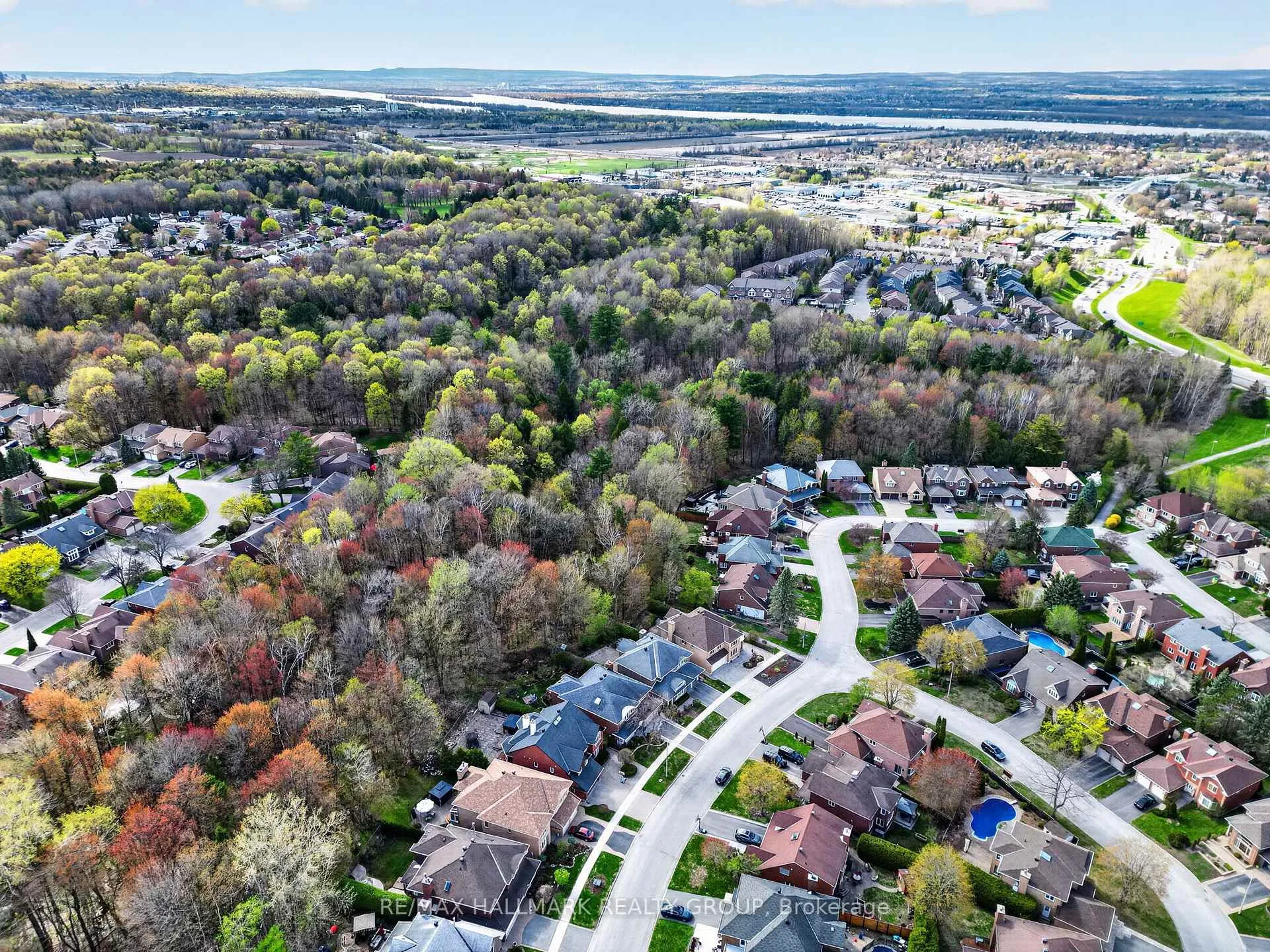 Photo 45 of 1671 Autumn Ridge Drive, Ottawa, Chapel Hill — HOMEH