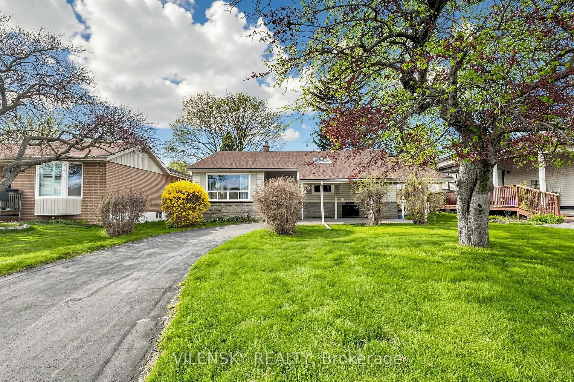 Photo 1 of 710 Kingfisher Drive, Pickering, Bay Ridges — HOMEH