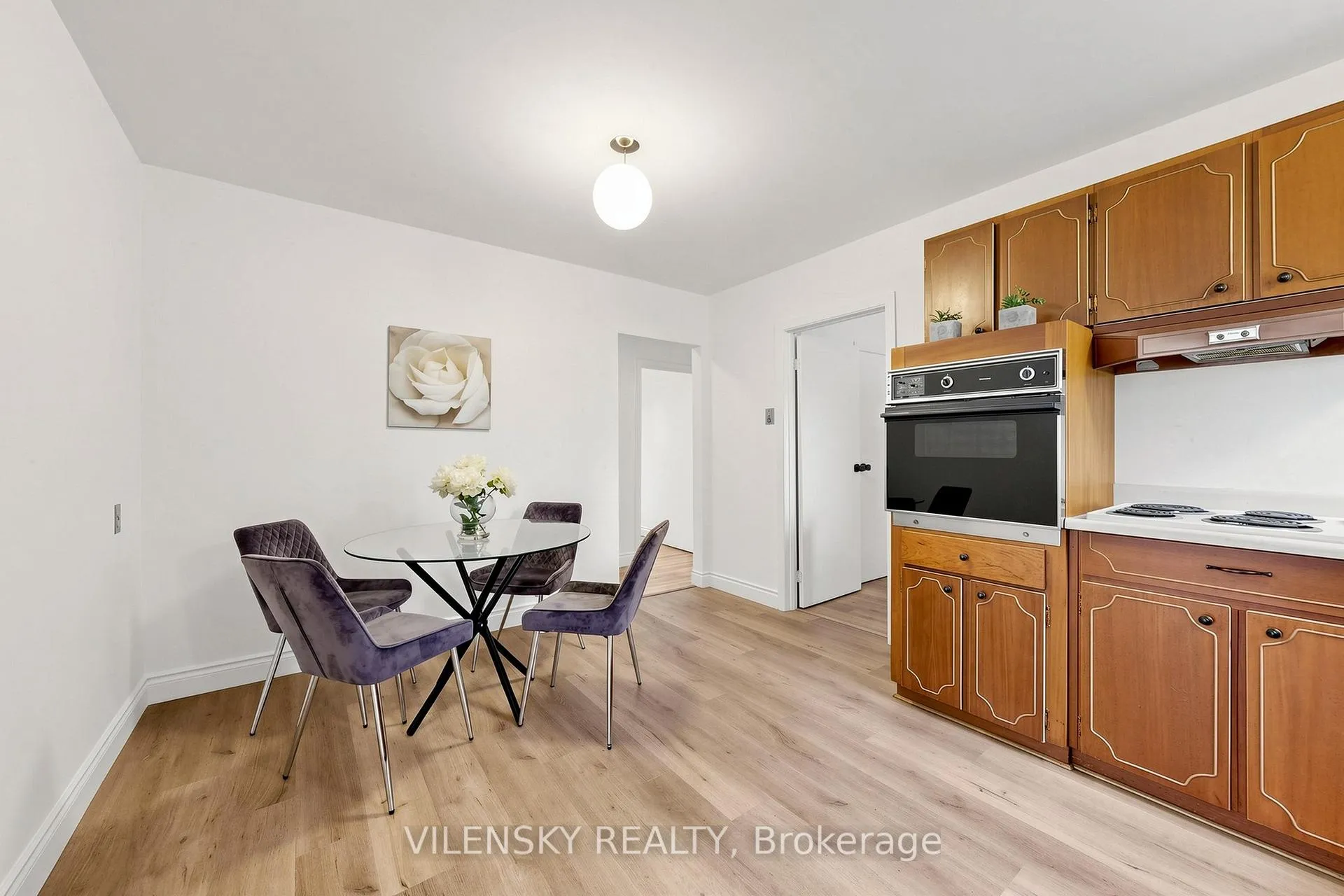 Photo 8 of 710 Kingfisher Drive, Pickering, Bay Ridges — HOMEH