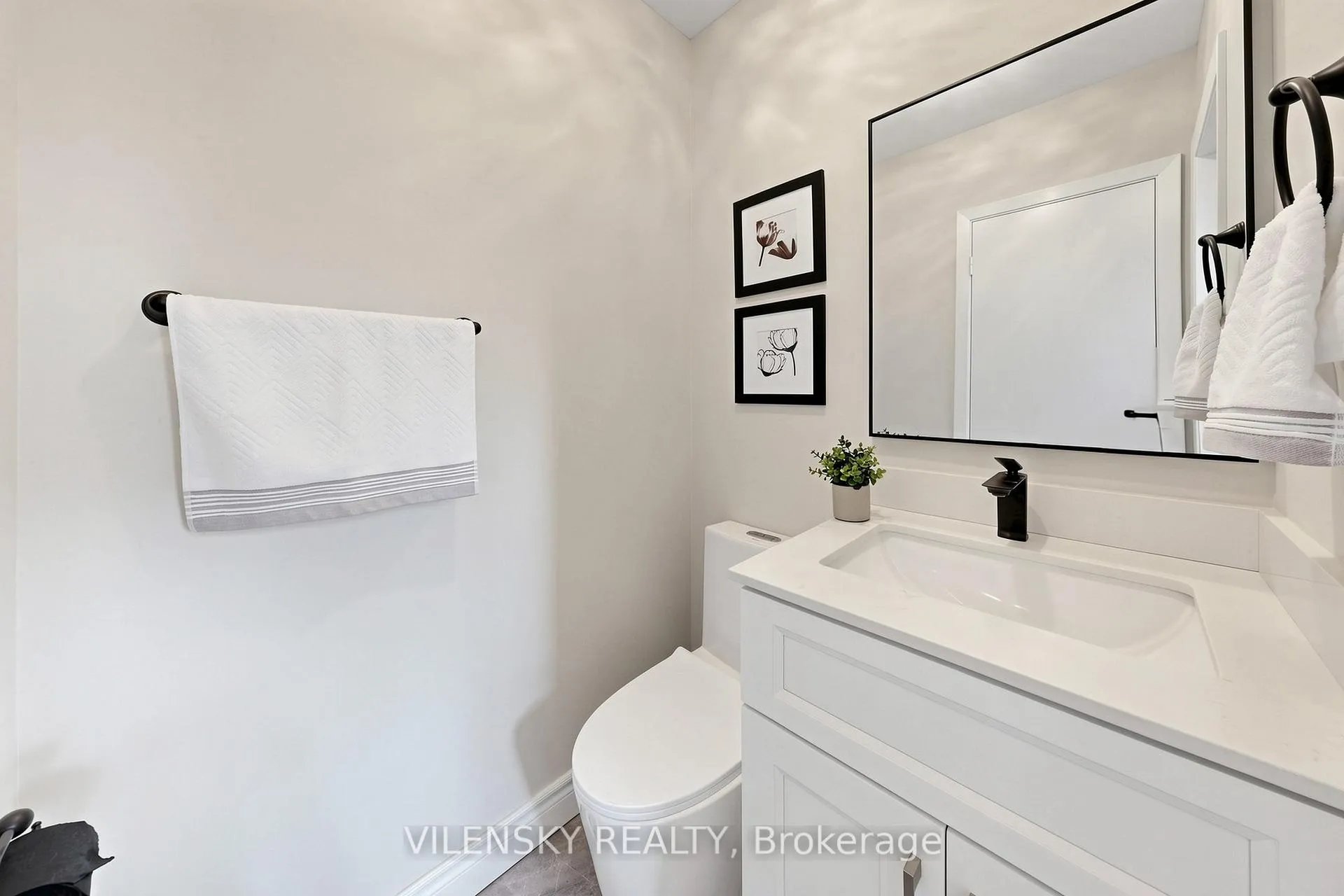 Photo 15 of 710 Kingfisher Drive, Pickering, Bay Ridges — HOMEH