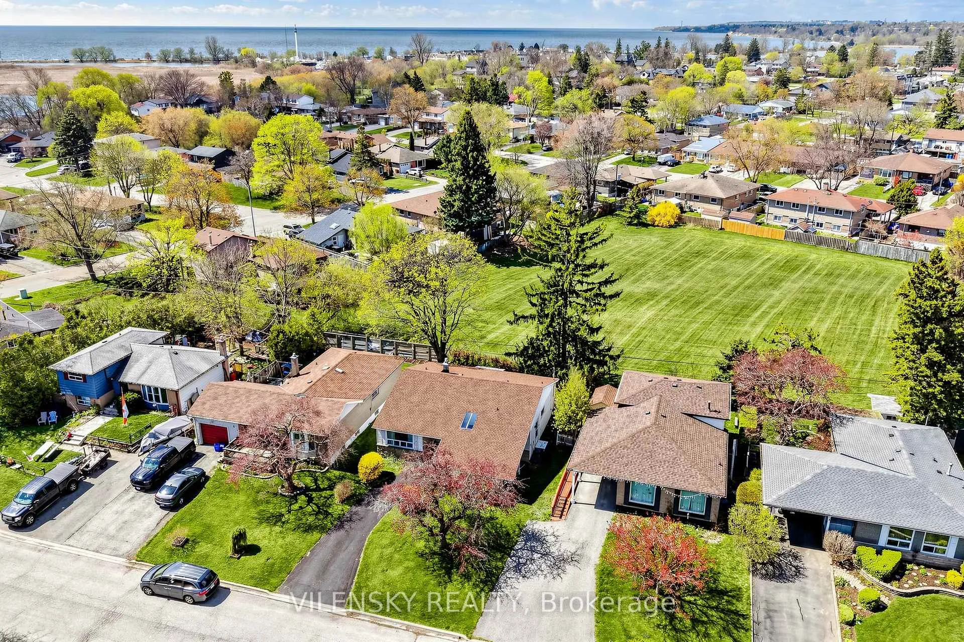 Photo 26 of 710 Kingfisher Drive, Pickering, Bay Ridges — HOMEH
