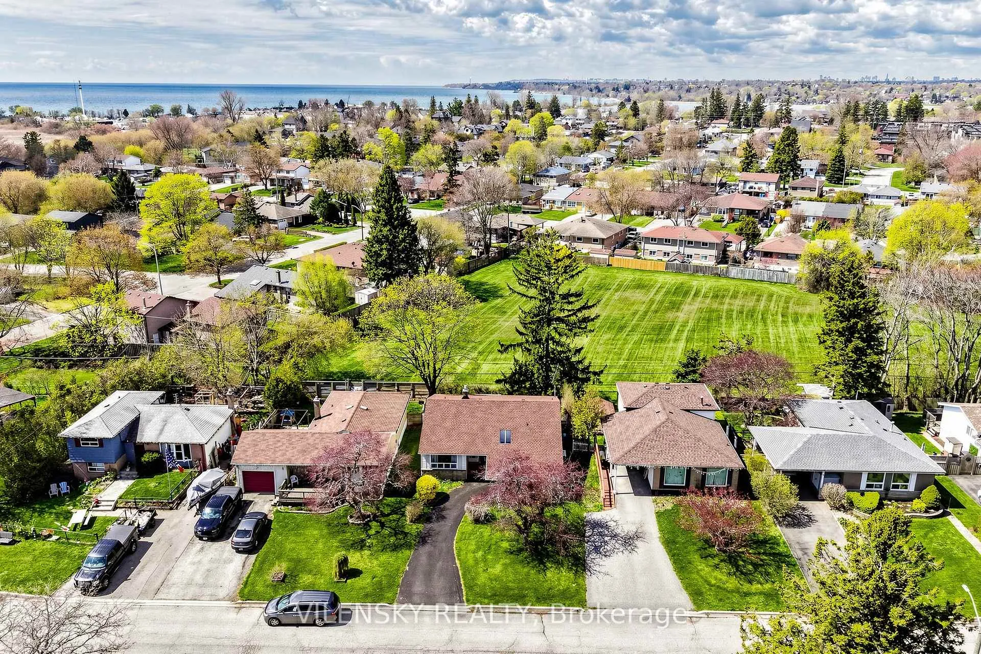 Photo 27 of 710 Kingfisher Drive, Pickering, Bay Ridges — HOMEH