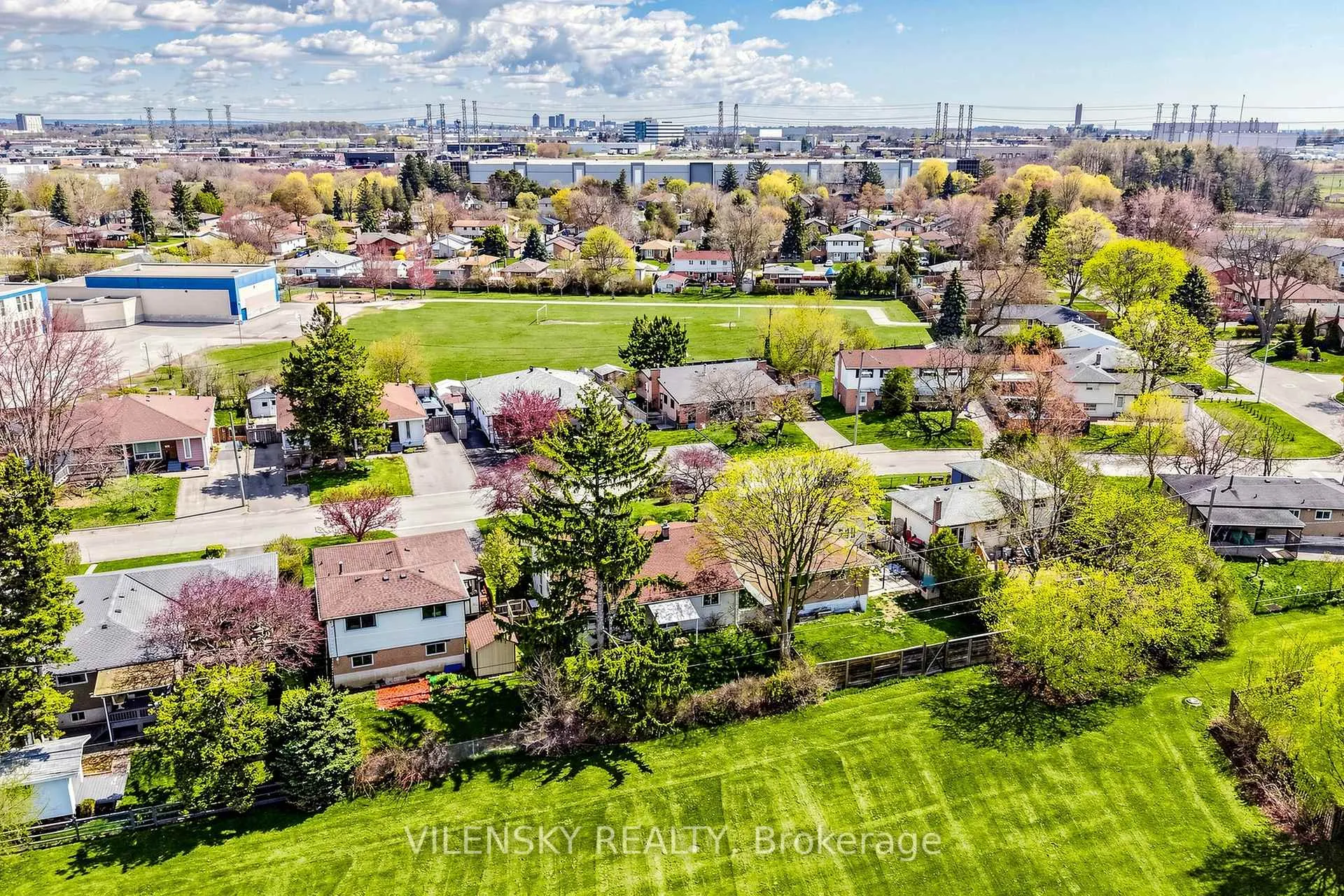 Photo 28 of 710 Kingfisher Drive, Pickering, Bay Ridges — HOMEH