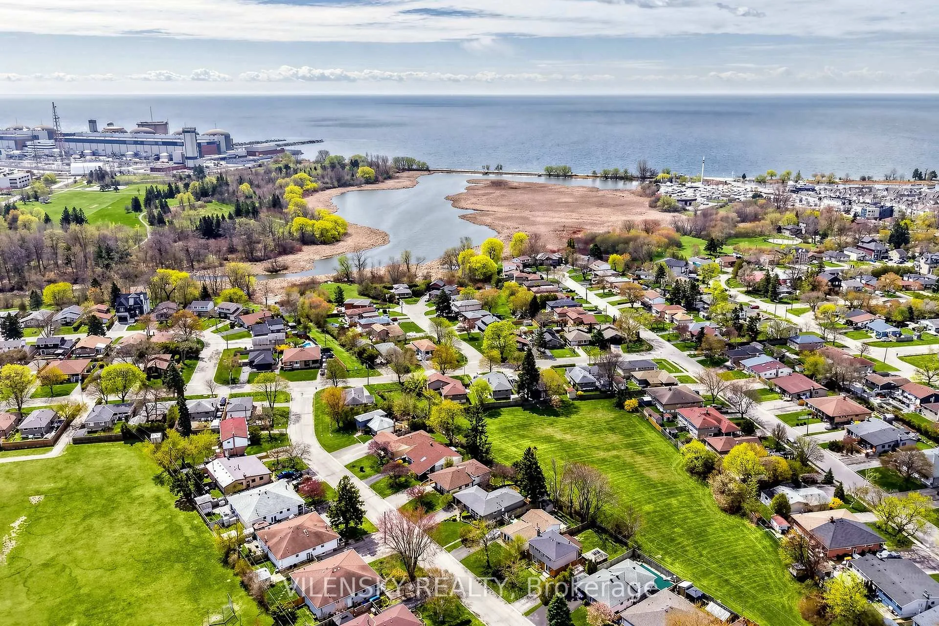 Photo 29 of 710 Kingfisher Drive, Pickering, Bay Ridges — HOMEH