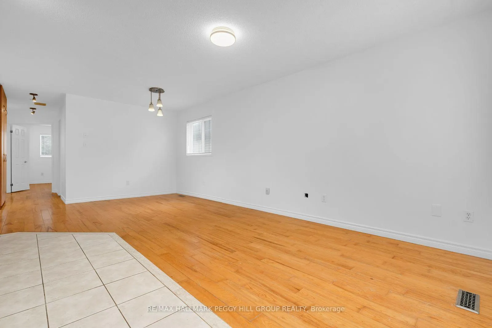 Photo 2 of Unit Upper, 69 Moir Crescent, Barrie, Painswick North — HOMEH