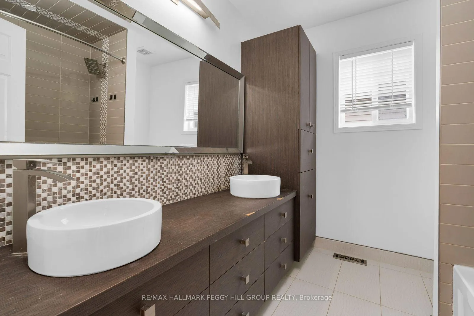 Photo 11 of Unit Upper, 69 Moir Crescent, Barrie, Painswick North — HOMEH