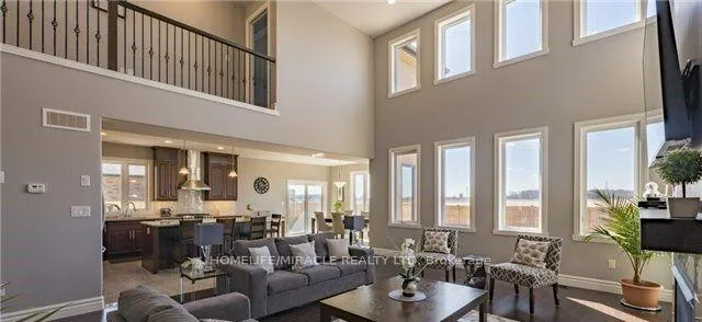 Photo 2 of 1119 Vincent Crescent, Lakeshore — HOMEH