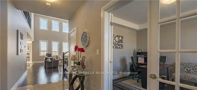 Photo 7 of 1119 Vincent Crescent, Lakeshore — HOMEH
