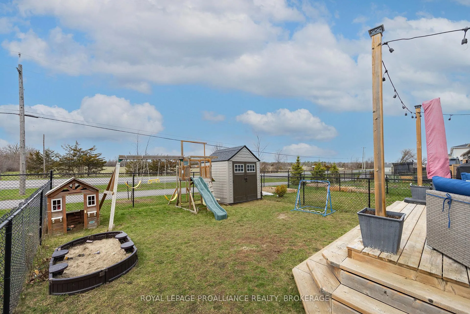 Photo 6 of 176 Dr Richard James Crescent, Loyalist, Amherstview — HOMEH